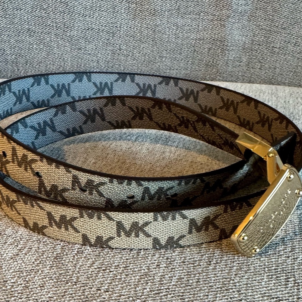 NWOT Authentic Reversible Michael Kors Logo Statement Belt